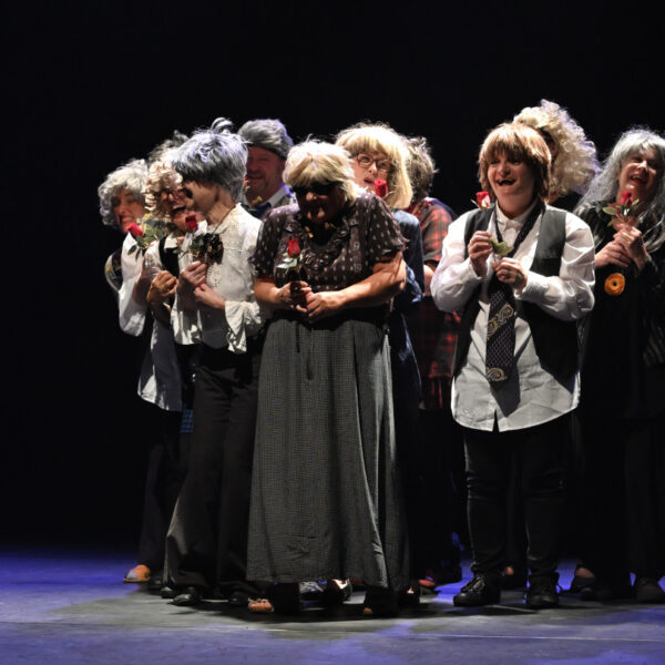 Photo prise lors d'une représentation de L'Alchimie des cœurs, avec la troupe S'ignoret