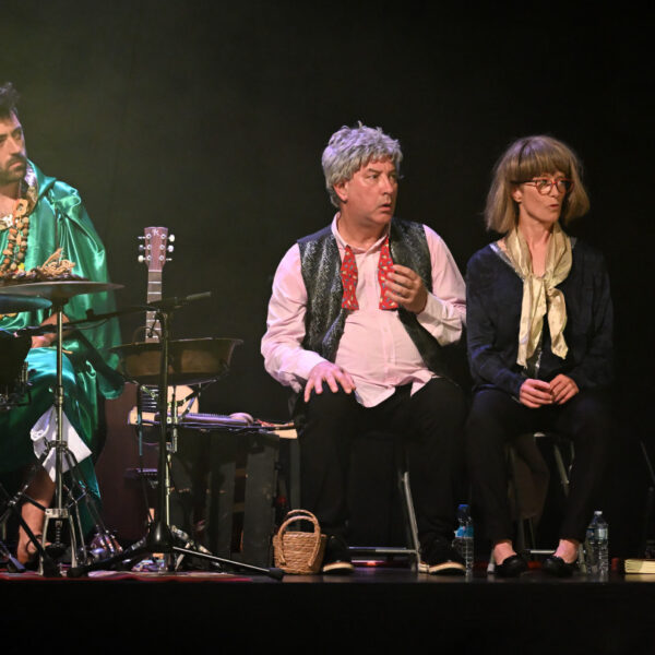 Photo prise lors d'une représentation de L'Alchimie des cœurs, avec la troupe S'ignoret